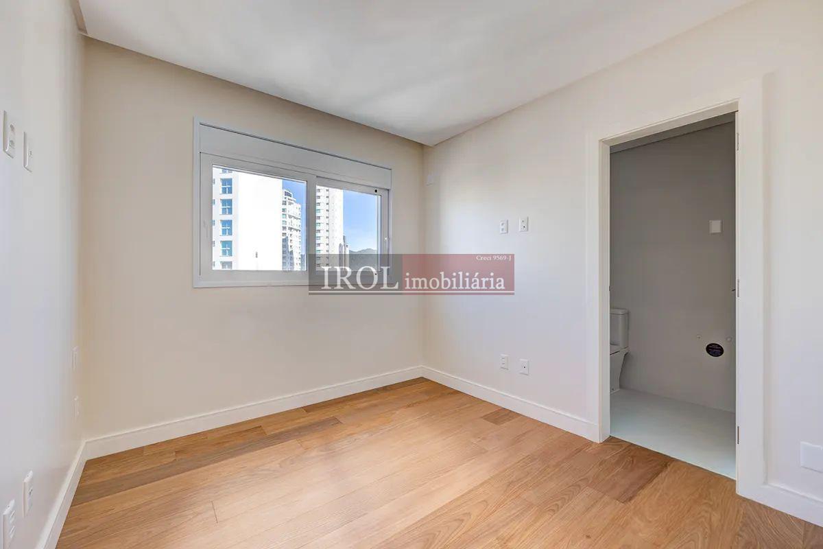 Apartamento à venda com 3 quartos, 160m² - Foto 5