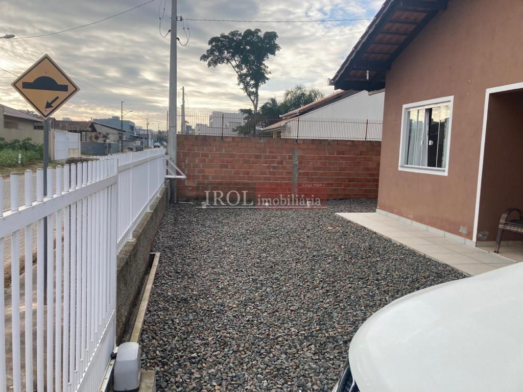 Casa à venda com 4 quartos, 135m² - Foto 3