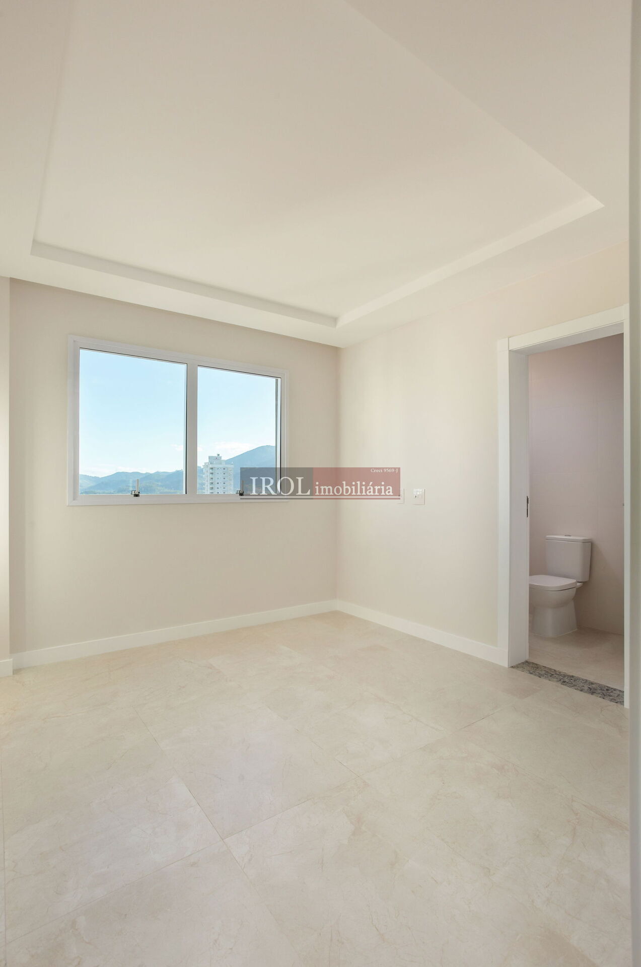 Apartamento à venda com 3 quartos, 127m² - Foto 5