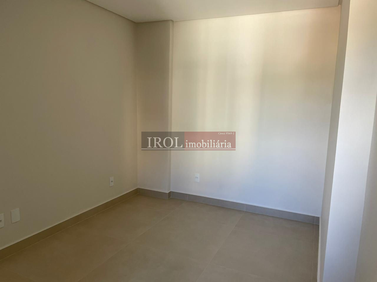 Apartamento à venda com 3 quartos, 96m² - Foto 9