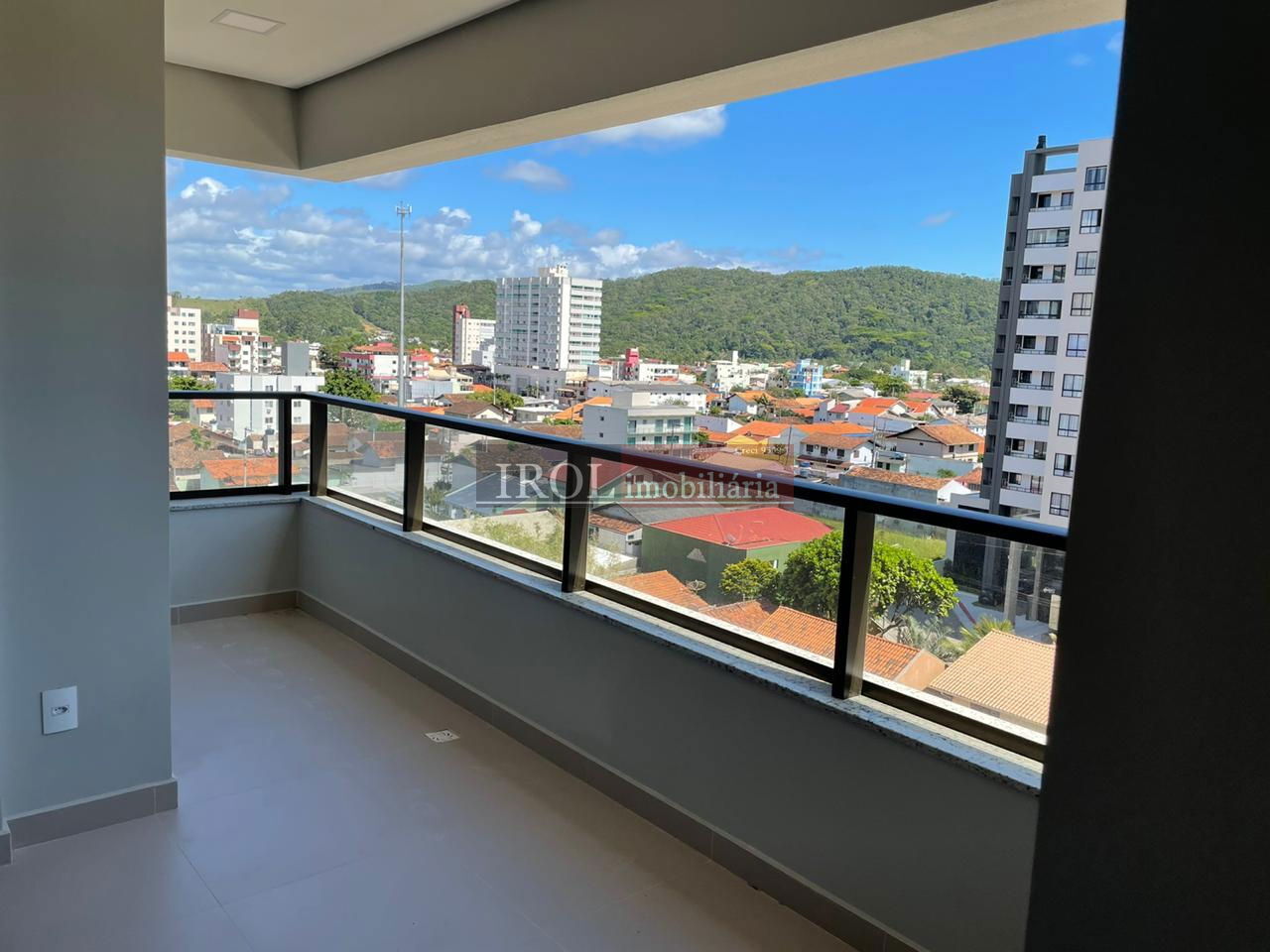 Apartamento à venda com 3 quartos, 96m² - Foto 1