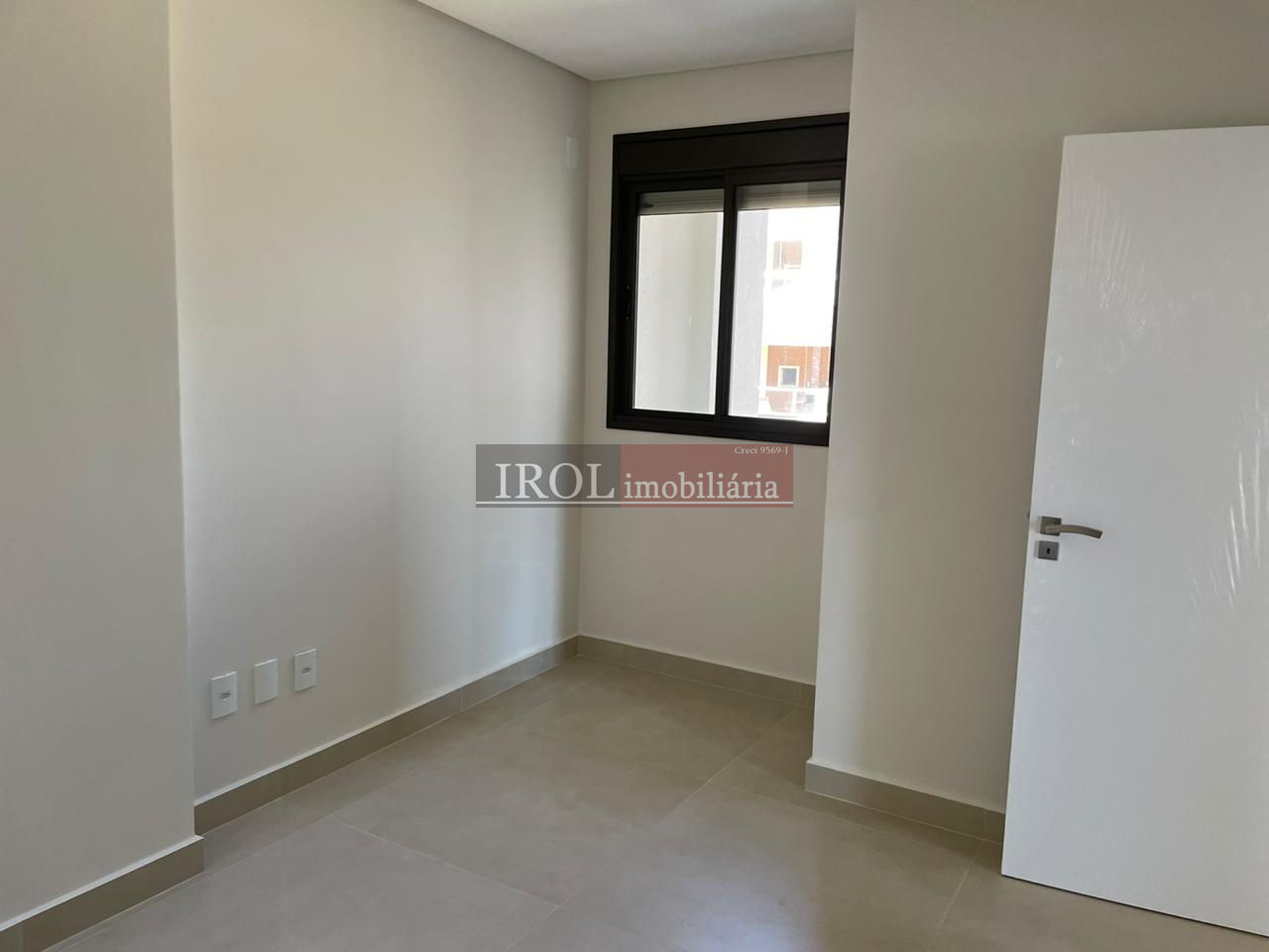 Apartamento à venda com 3 quartos, 96m² - Foto 7