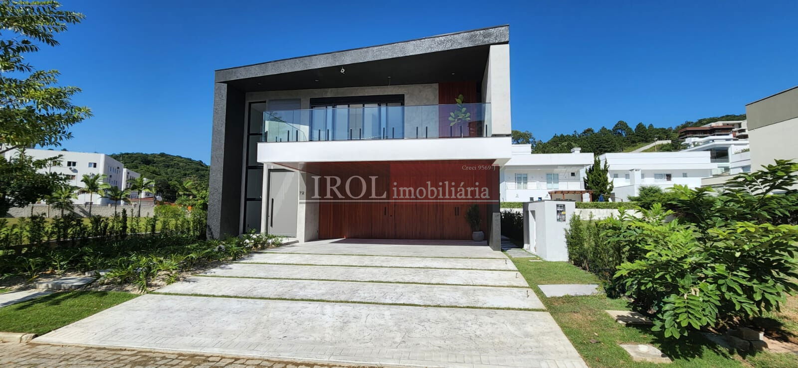 Casa à venda com 5 quartos, 382m² - Foto 1