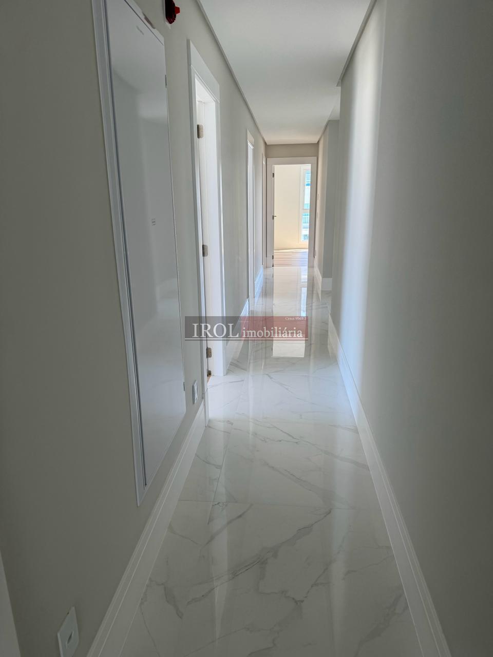 Apartamento à venda com 4 quartos, 151m² - Foto 8