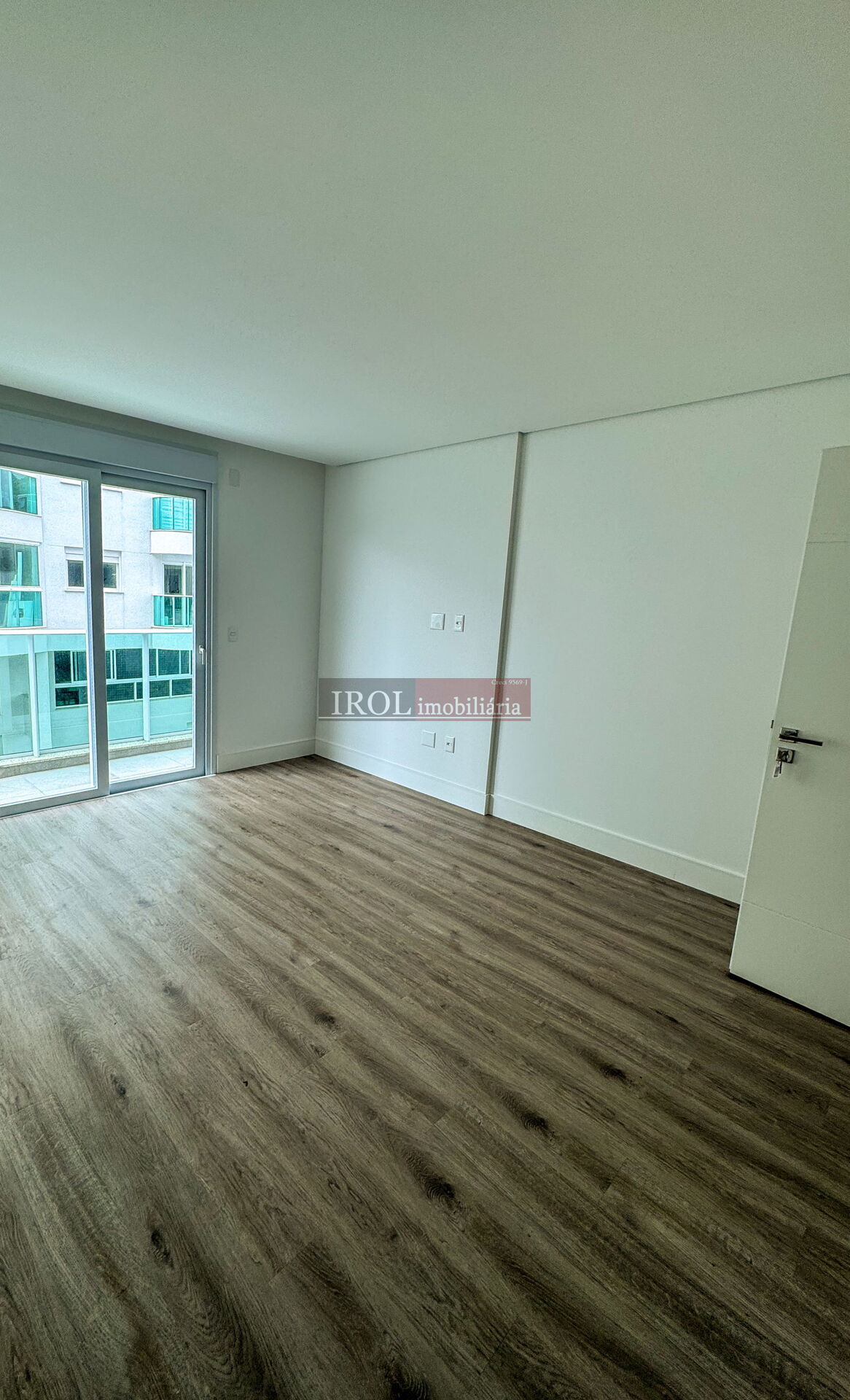 Apartamento à venda com 3 quartos, 242m² - Foto 25