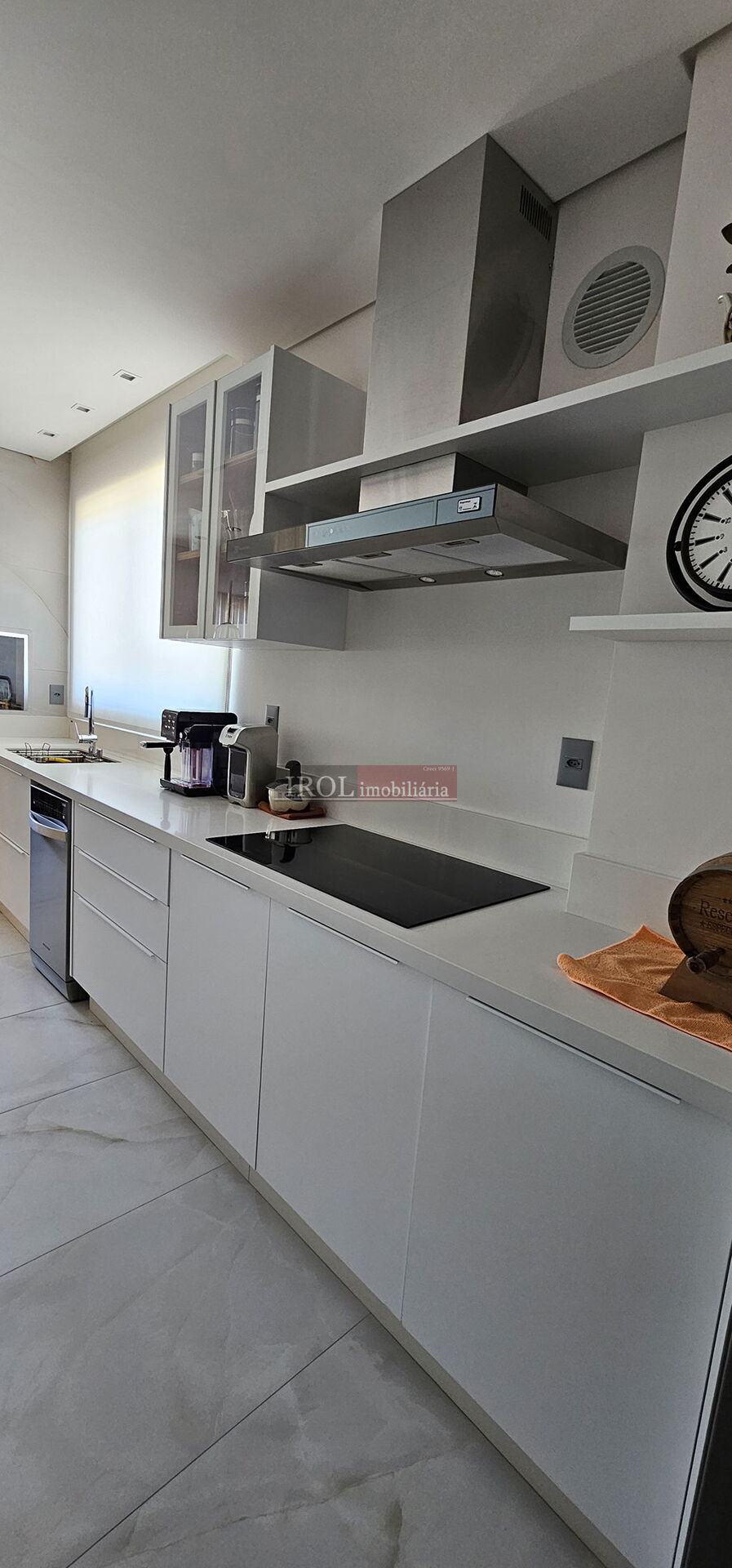 Apartamento à venda com 3 quartos, 130m² - Foto 3