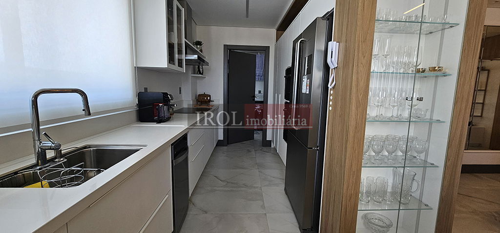 Apartamento à venda com 3 quartos, 130m² - Foto 13