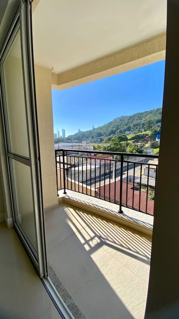 Apartamento à venda com 2 quartos, 77m² - Foto 13