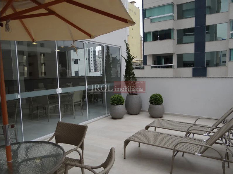 Cobertura à venda com 4 quartos, 240m² - Foto 4