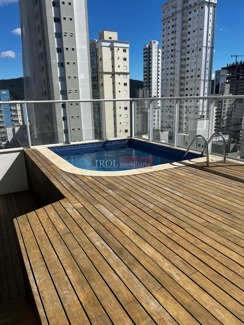 Cobertura à venda com 4 quartos, 240m² - Foto 3