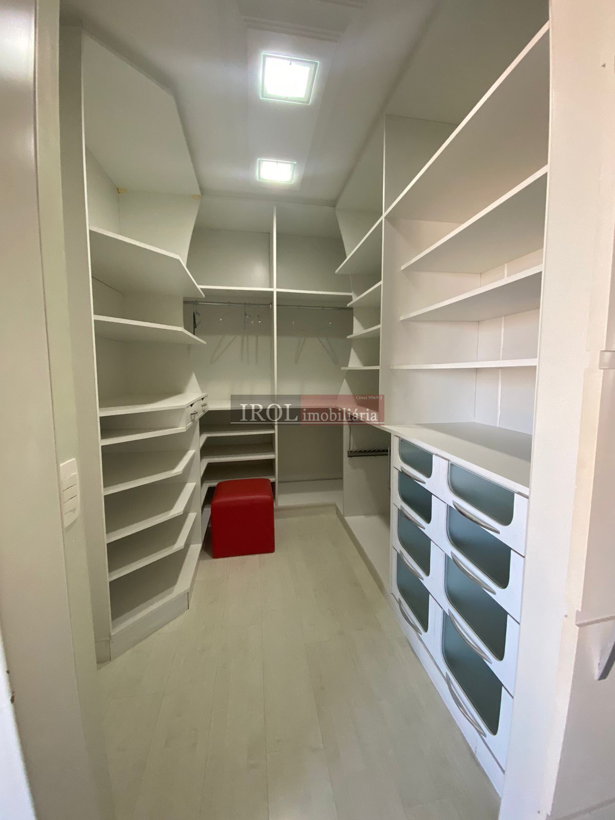 Casa à venda com 5 quartos, 270m² - Foto 13