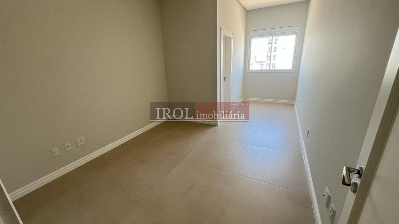 Apartamento à venda com 4 quartos, 190m² - Foto 21