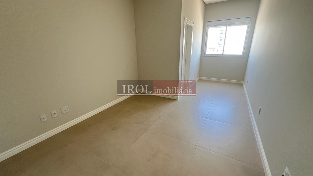 Apartamento à venda com 4 quartos, 190m² - Foto 18