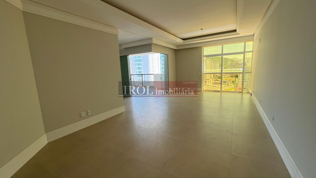 Apartamento à venda com 4 quartos, 190m² - Foto 17