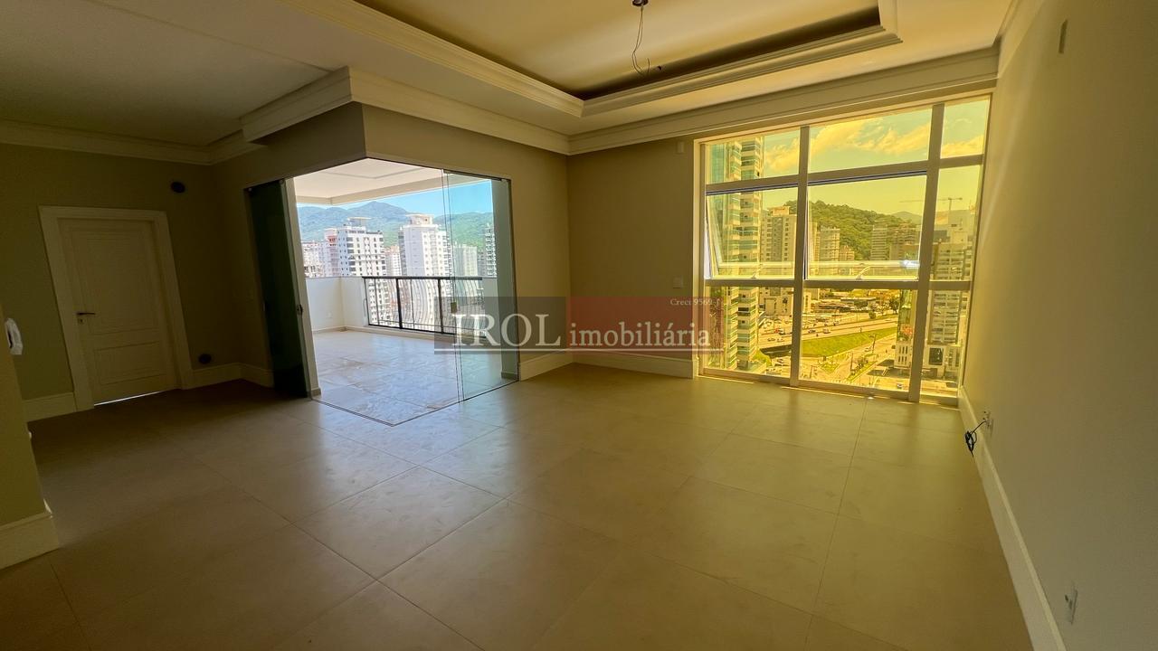 Apartamento à venda com 4 quartos, 190m² - Foto 16