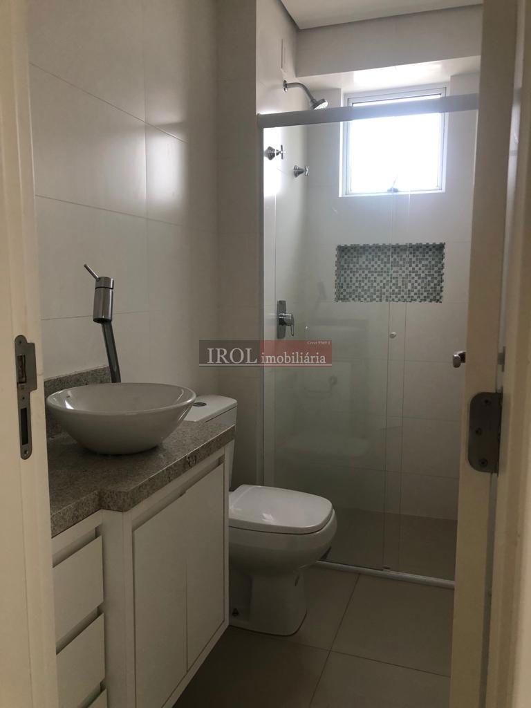 Apartamento para alugar com 3 quartos, 131m² - Foto 11