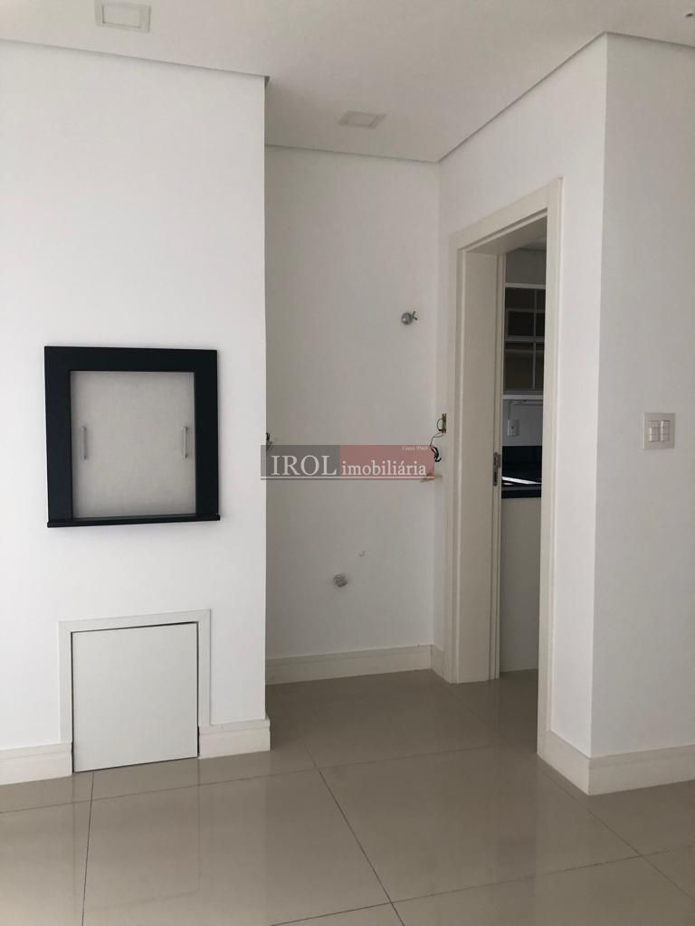 Apartamento para alugar com 3 quartos, 131m² - Foto 5