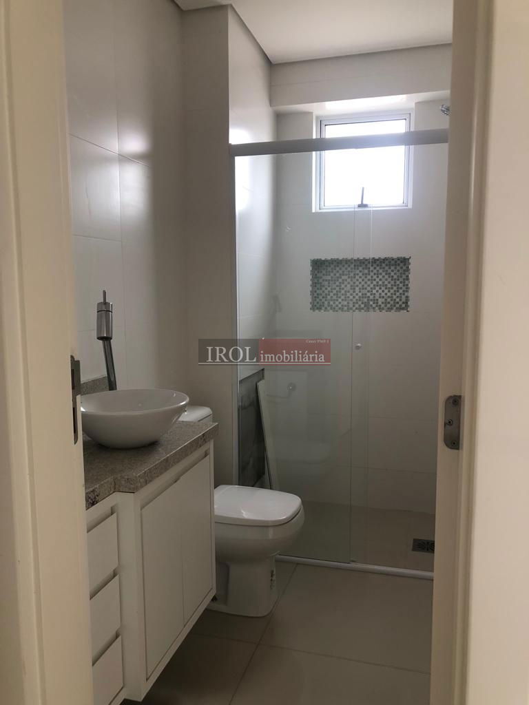 Apartamento para alugar com 3 quartos, 131m² - Foto 13