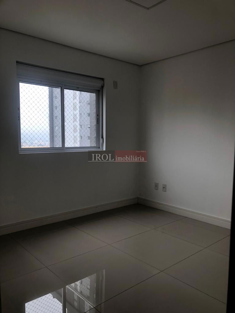 Apartamento para alugar com 3 quartos, 131m² - Foto 10