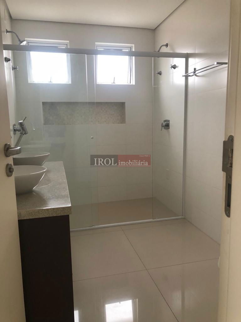 Apartamento para alugar com 3 quartos, 131m² - Foto 19