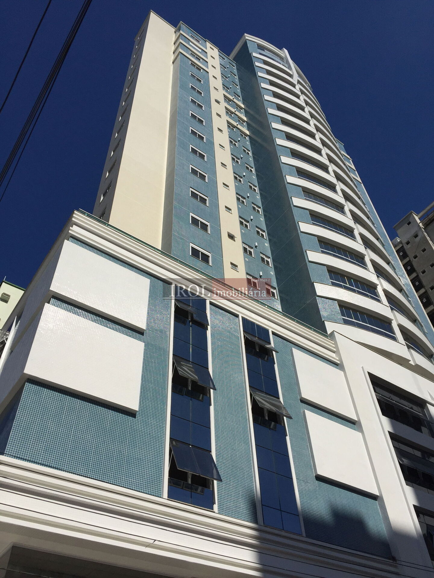 Apartamento para alugar com 3 quartos, 131m² - Foto 1