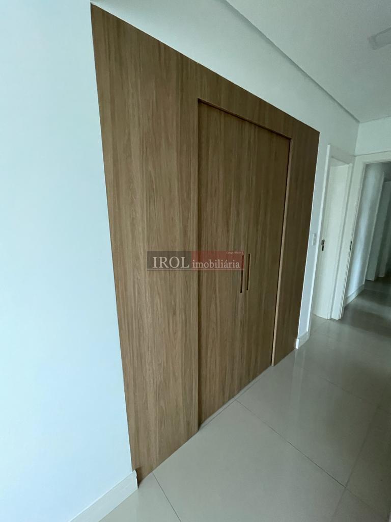 Apartamento para alugar com 3 quartos, 131m² - Foto 15