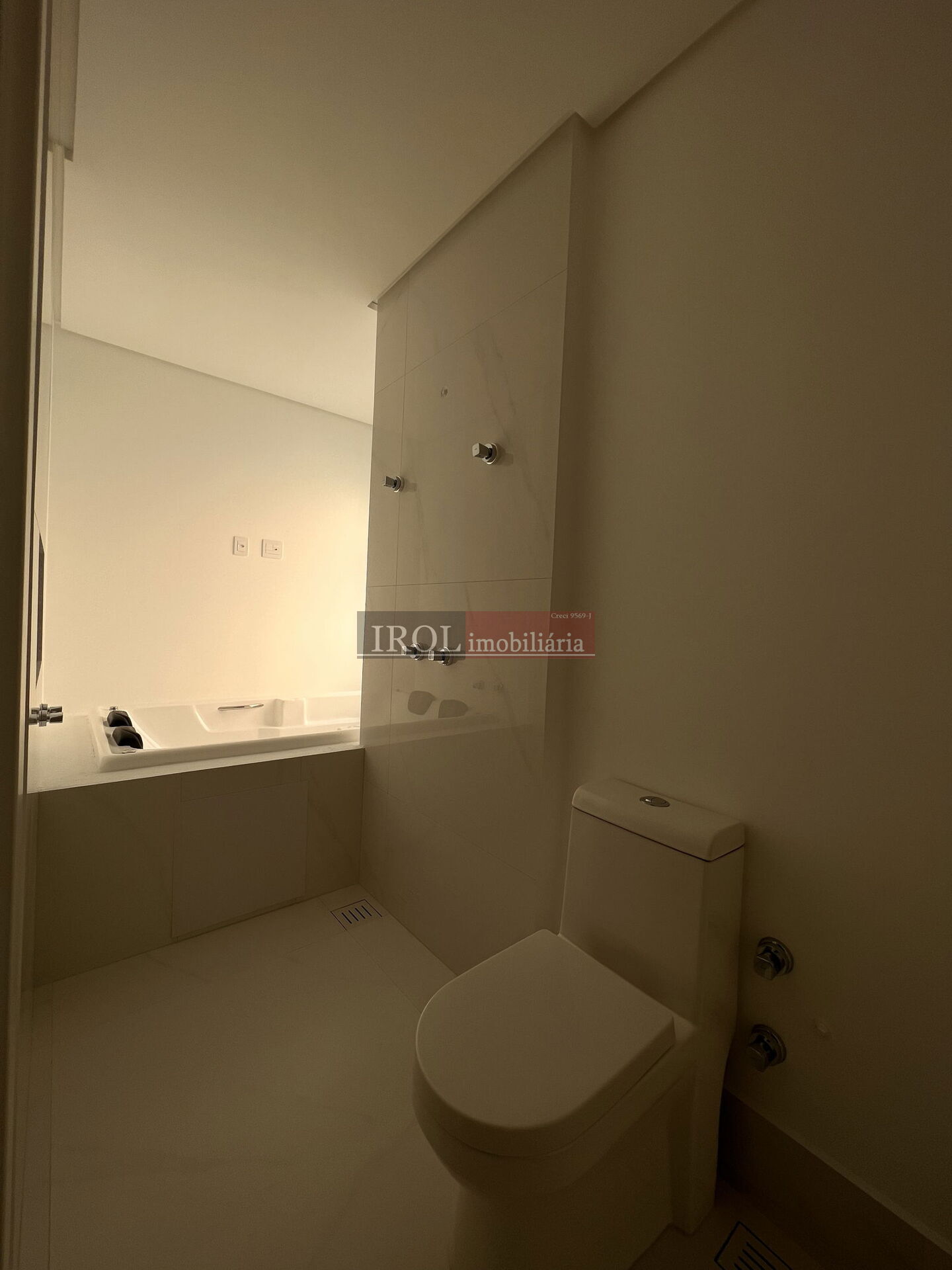 Apartamento à venda com 3 quartos, 130m² - Foto 34