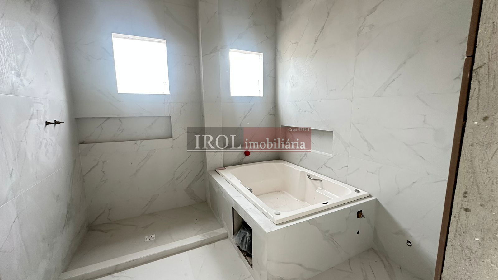 Apartamento à venda com 3 quartos, 170m² - Foto 6