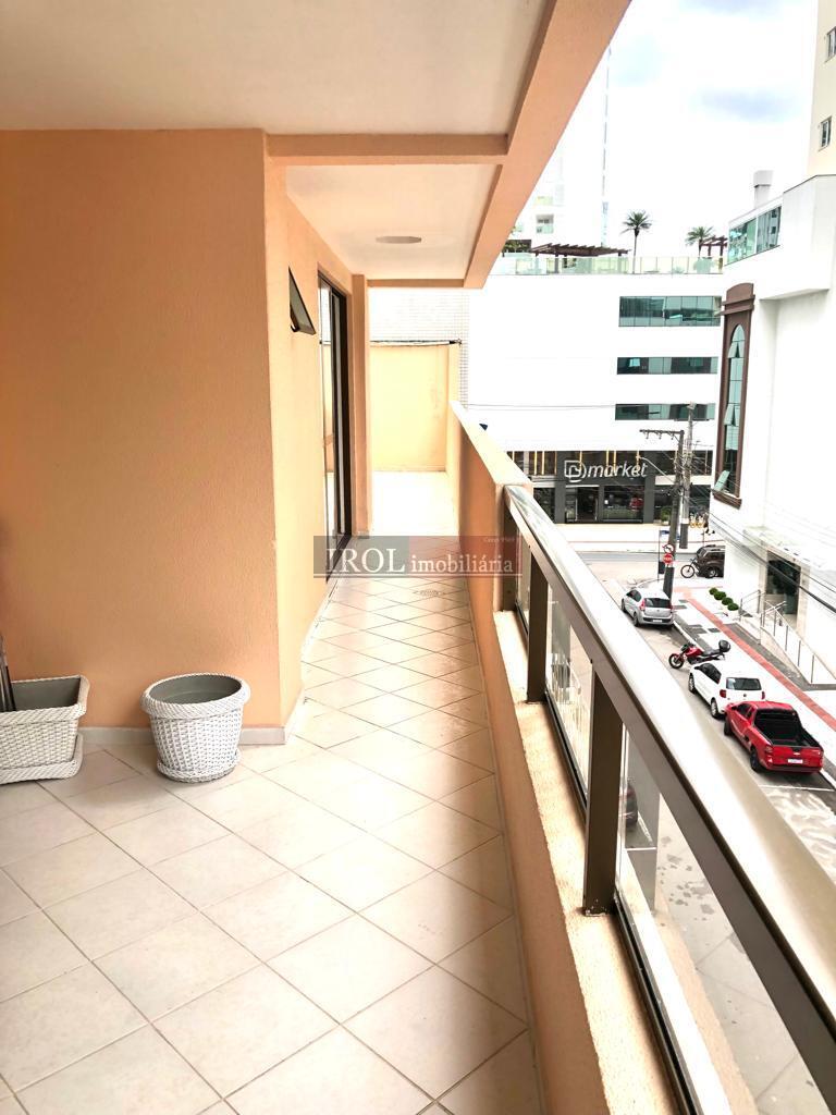 Apartamento à venda com 2 quartos, 137m² - Foto 13