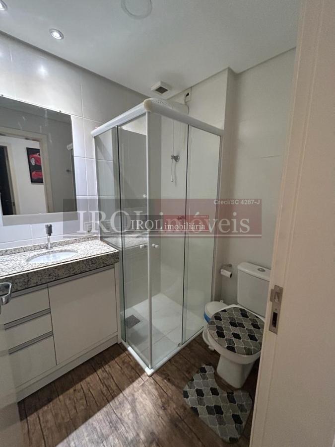 Apartamento à venda com 2 quartos, 72m² - Foto 4