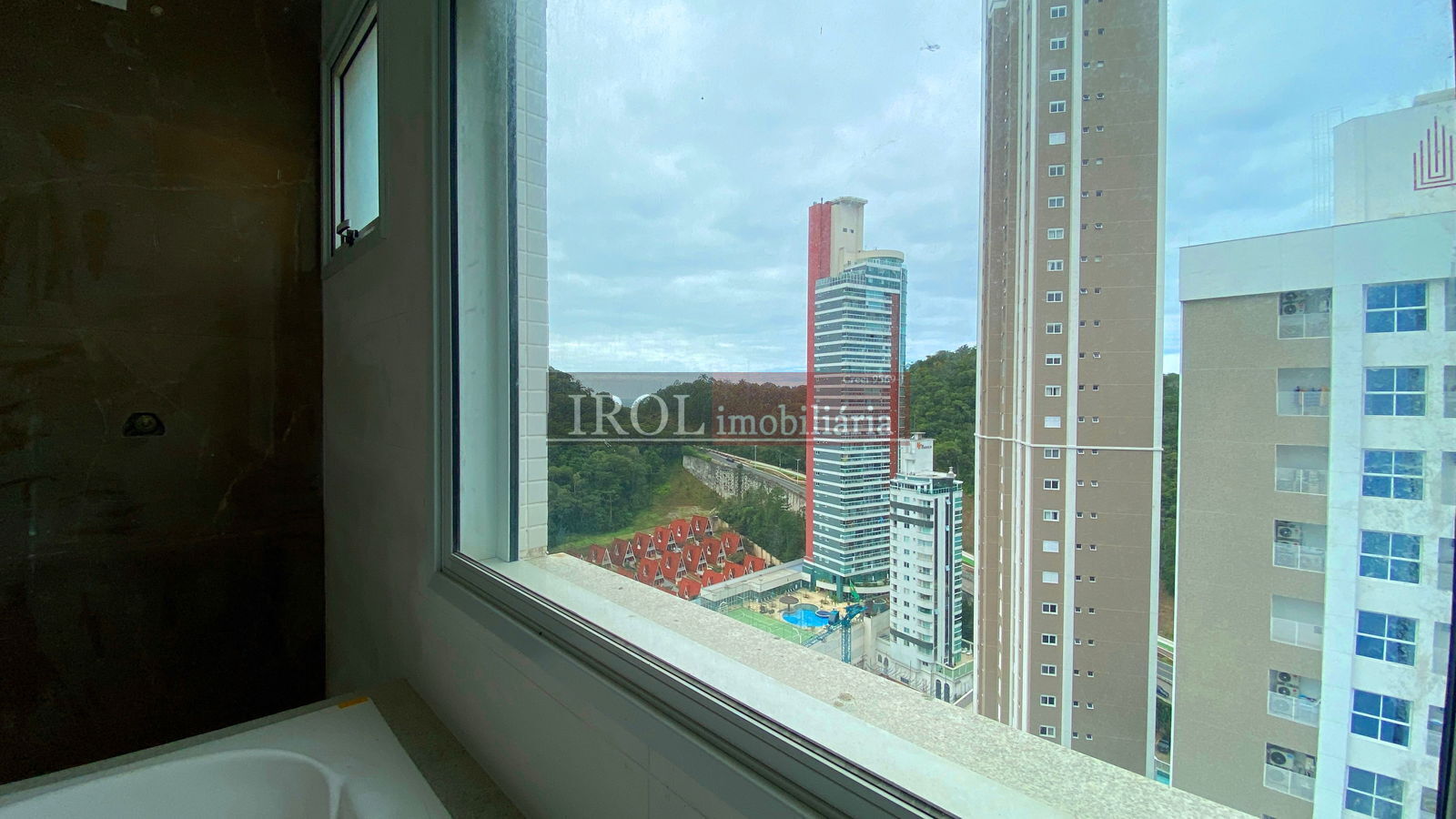 Apartamento à venda com 3 quartos, 133m² - Foto 5