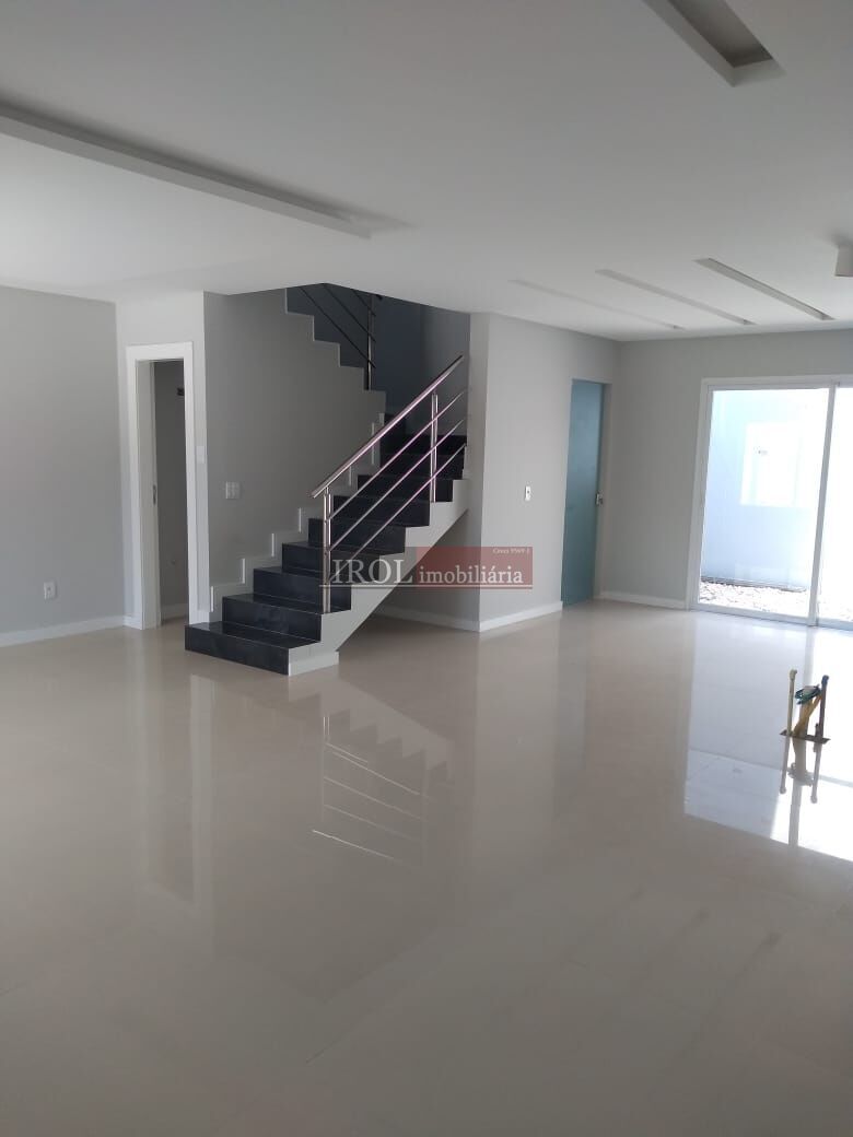 Casa à venda com 3 quartos, 211m² - Foto 14