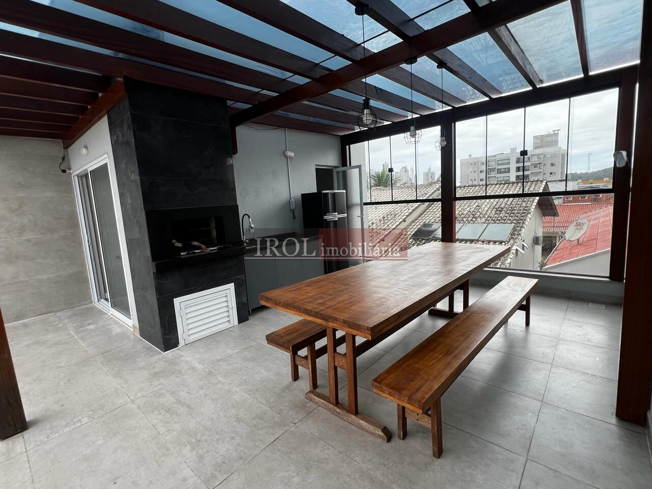 Casa à venda com 3 quartos, 211m² - Foto 5