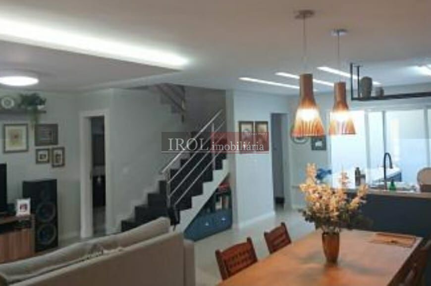 Casa à venda com 3 quartos, 211m² - Foto 12