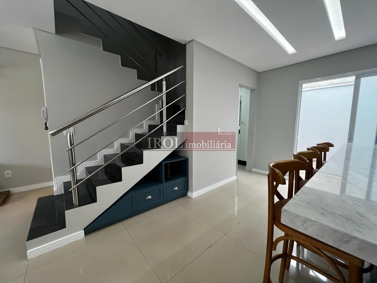 Casa à venda com 3 quartos, 211m² - Foto 6