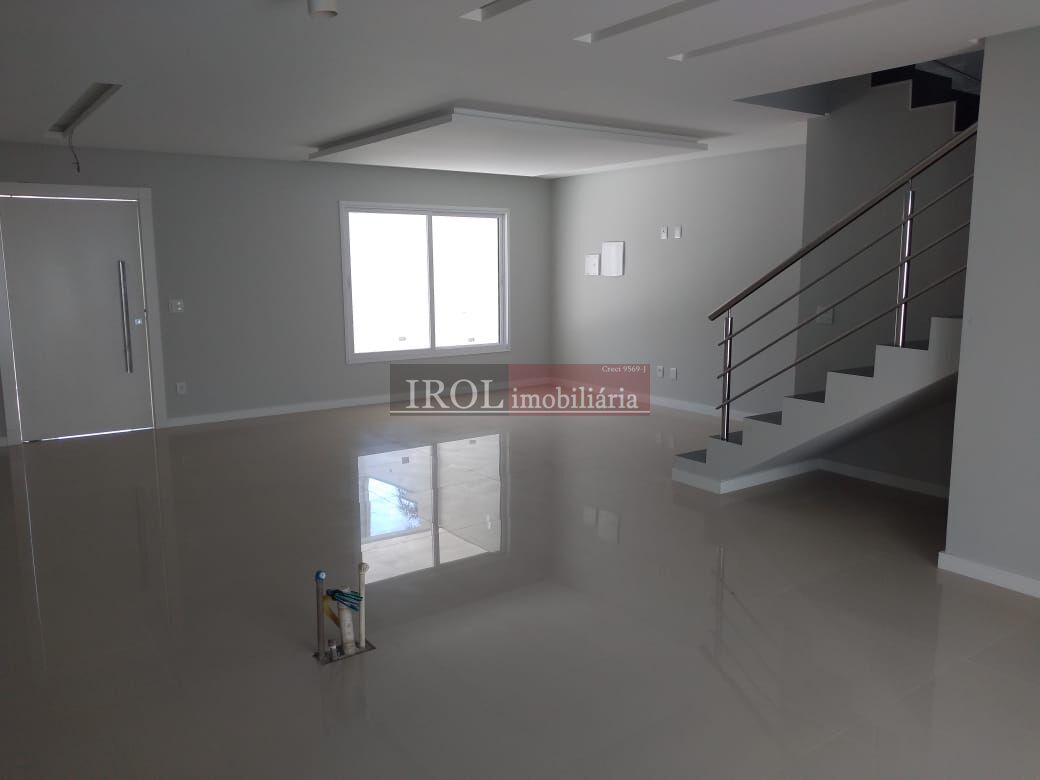 Casa à venda com 3 quartos, 211m² - Foto 18