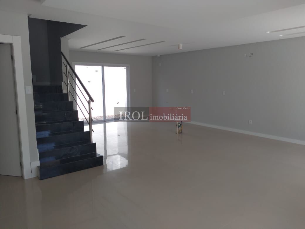 Casa à venda com 3 quartos, 211m² - Foto 16