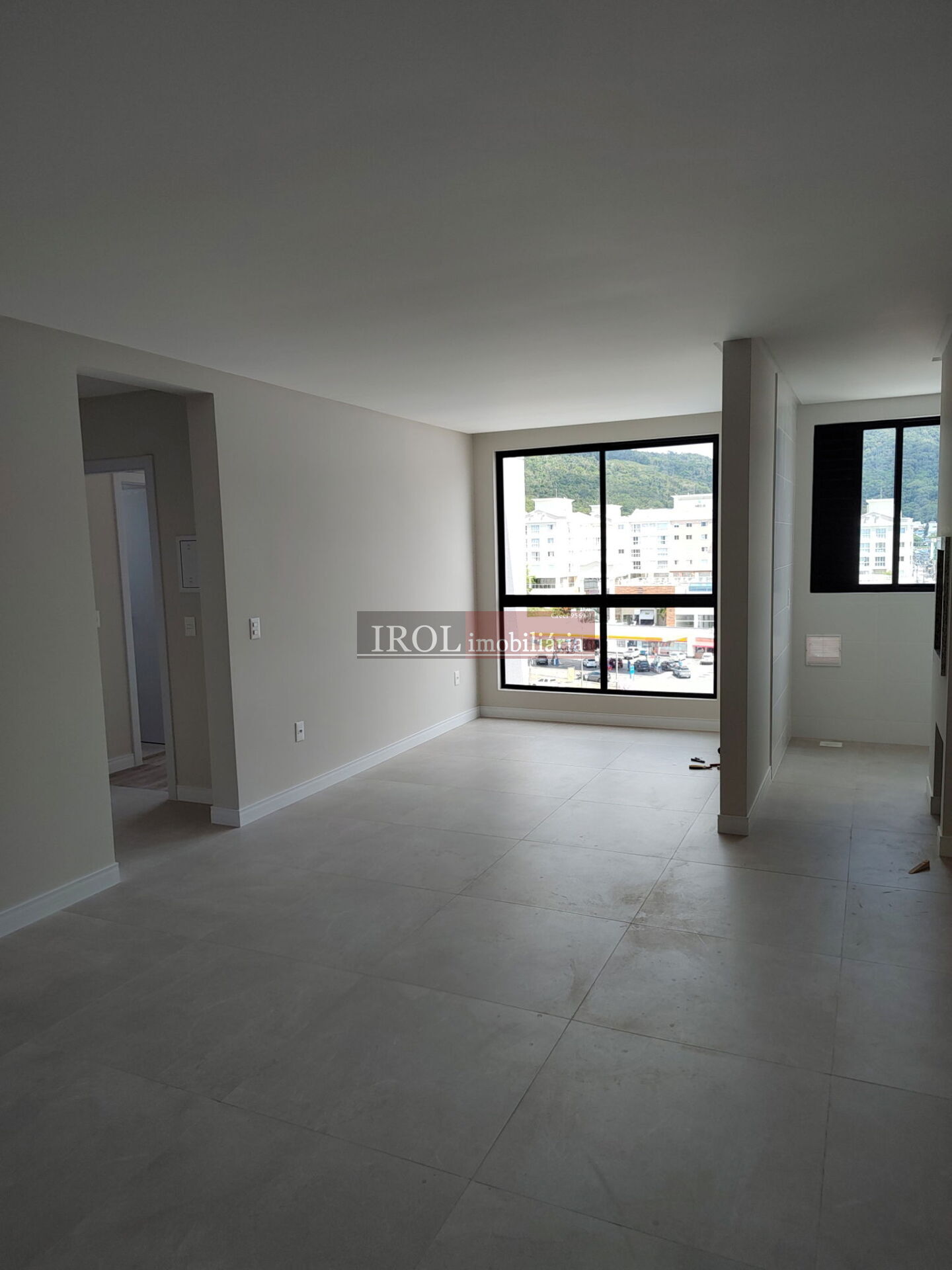 Apartamento à venda com 2 quartos, 67m² - Foto 4