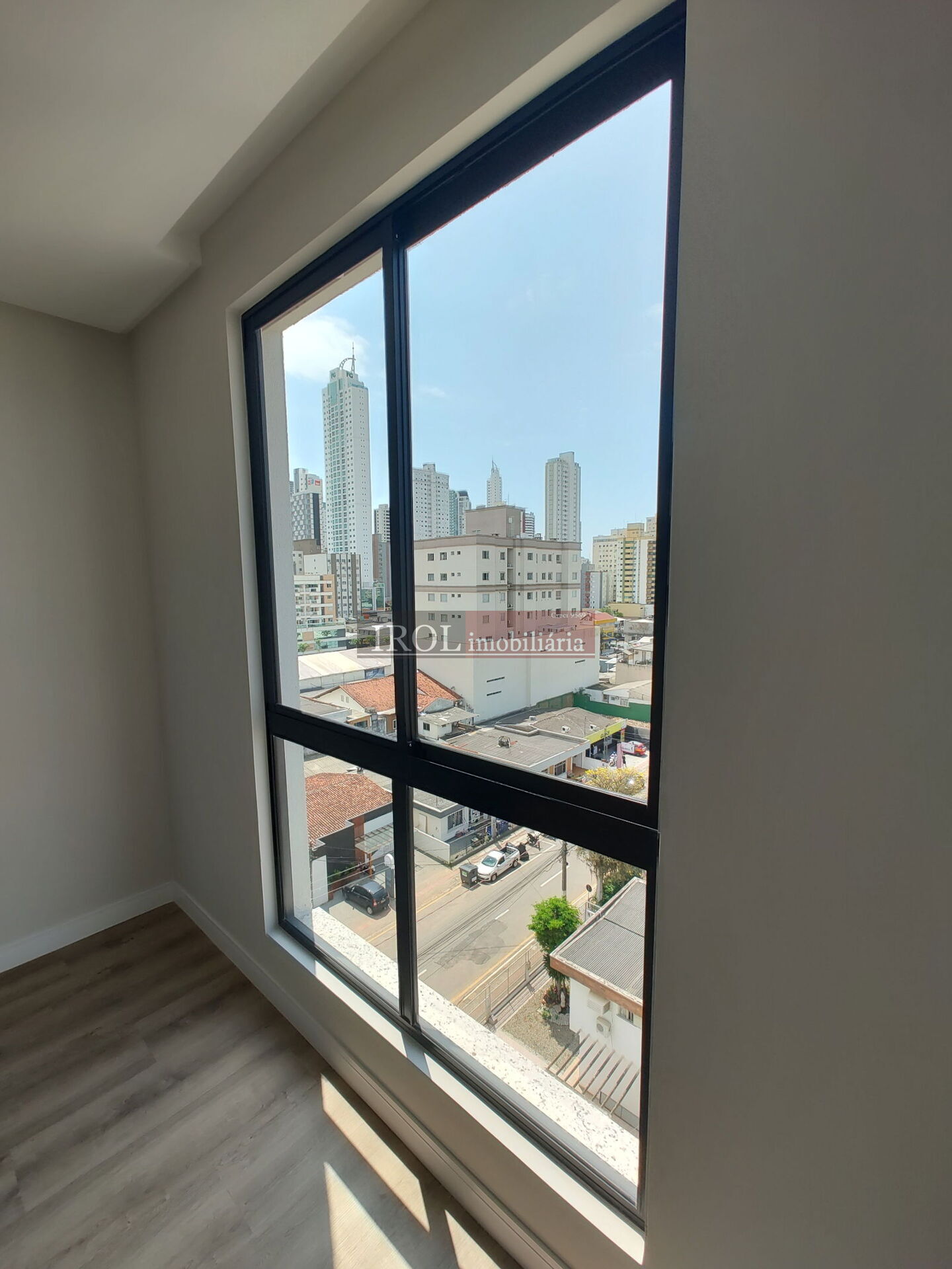 Apartamento à venda com 2 quartos, 67m² - Foto 9