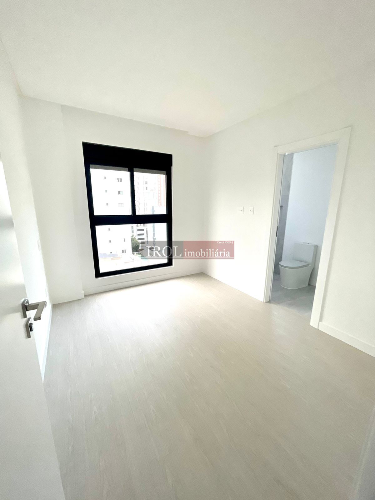 Apartamento à venda com 3 quartos, 110m² - Foto 12