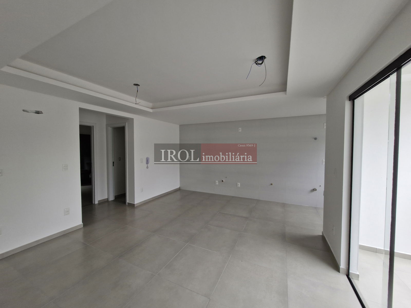 Apartamento à venda com 2 quartos, 65m² - Foto 4