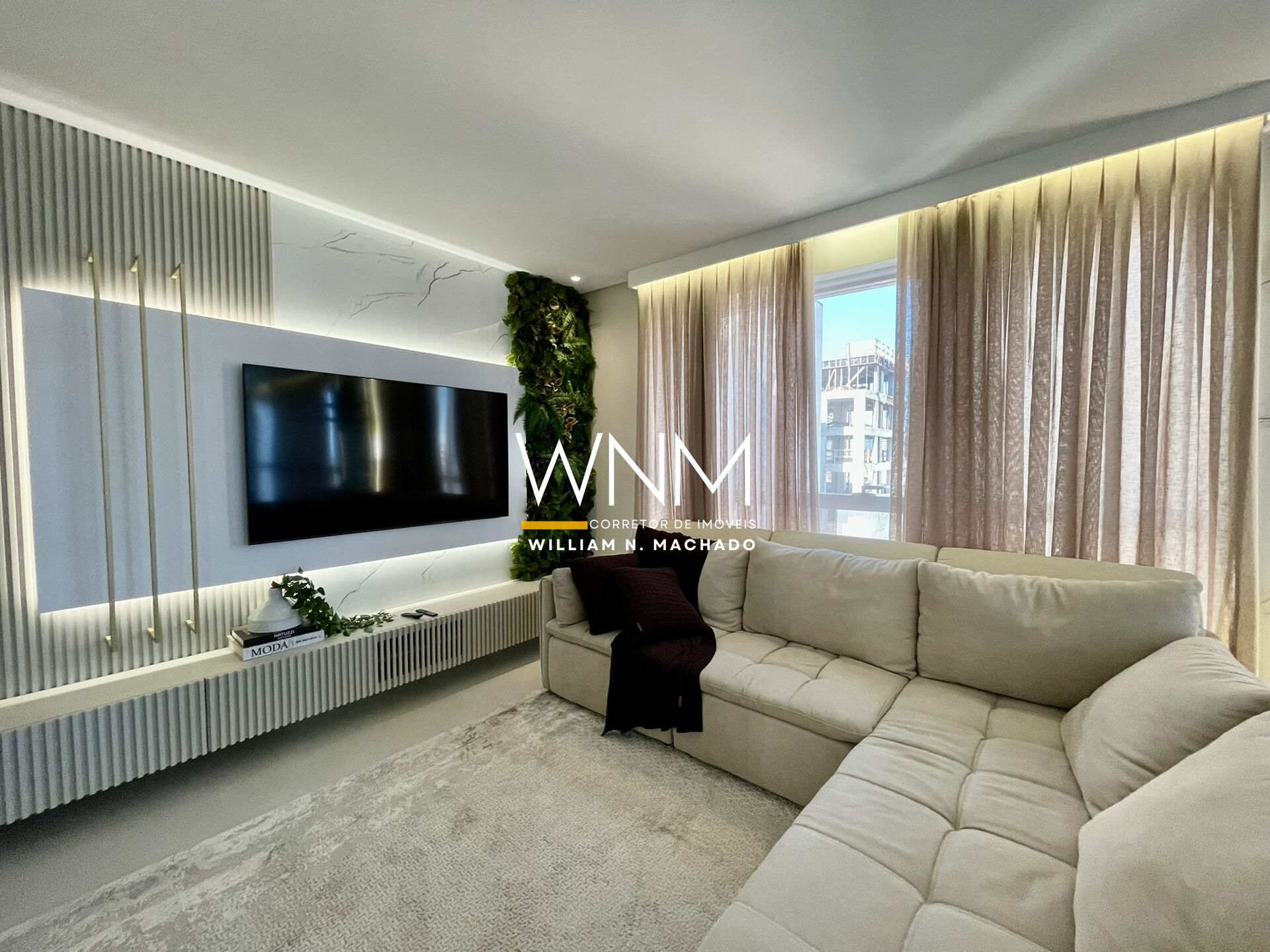 Apartamento à venda com 3 quartos, 128m² - Foto 2