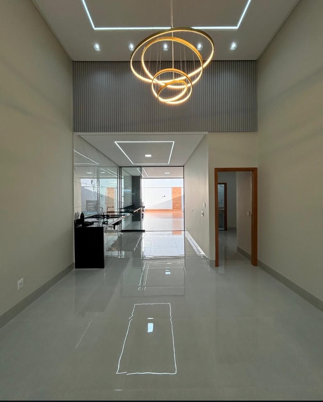Casa à venda com 3 quartos, 175m² - Foto 1
