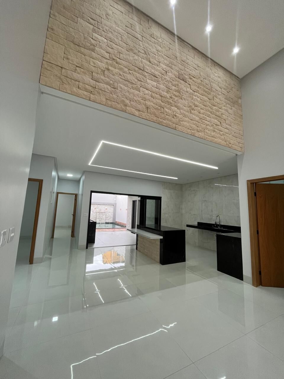 Casa à venda com 3 quartos, 215m² - Foto 8