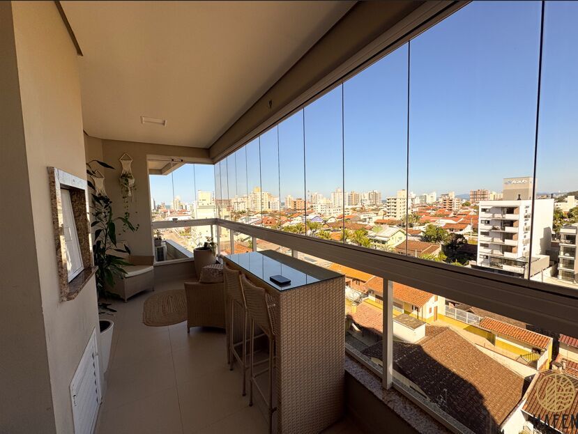 Apartamento à venda com 3 quartos, 108m² - Foto 2
