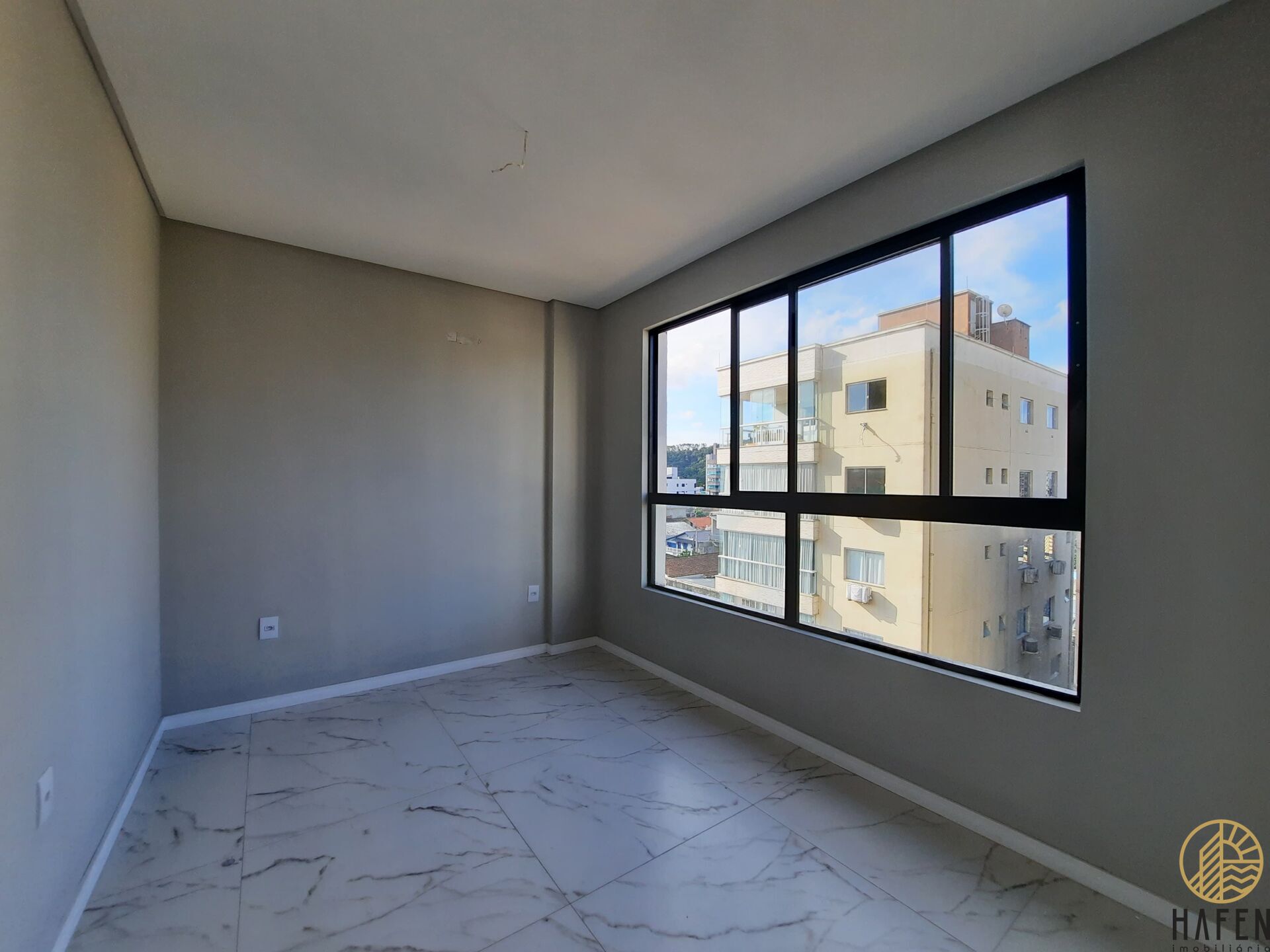 Apartamento à venda com 3 quartos, 97m² - Foto 3