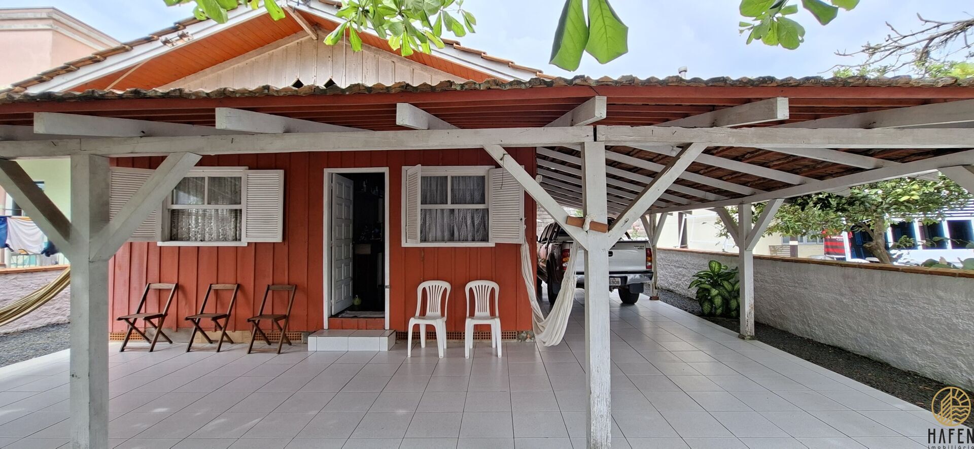 Casa à venda com 2 quartos, 80m² - Foto 1