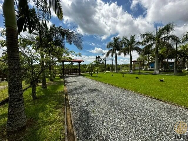 Chácara à venda com 3 quartos, 2500m² - Foto 1