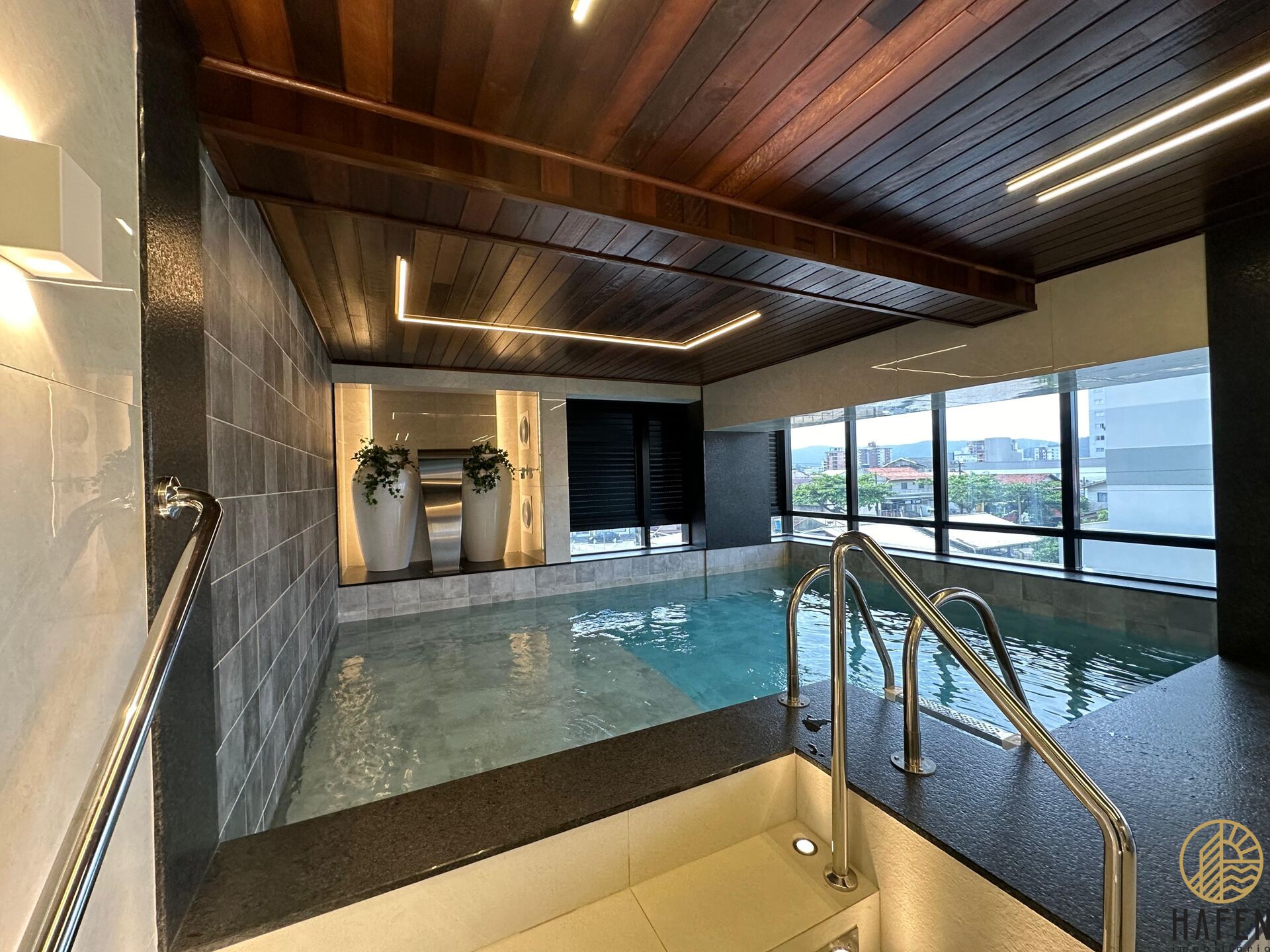 Apartamento à venda com 3 quartos, 103m² - Foto 7