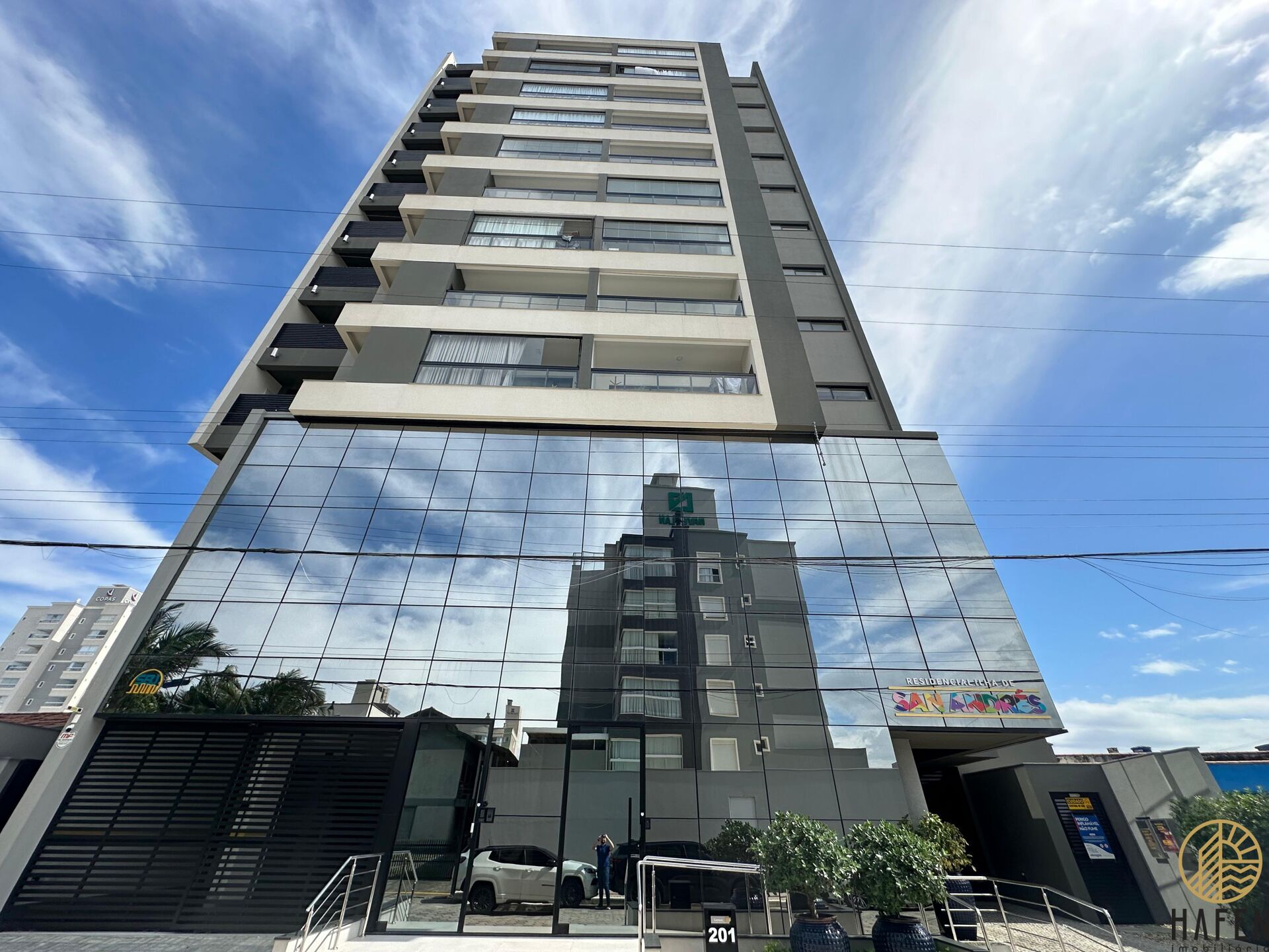 Apartamento à venda com 3 quartos, 103m² - Foto 2